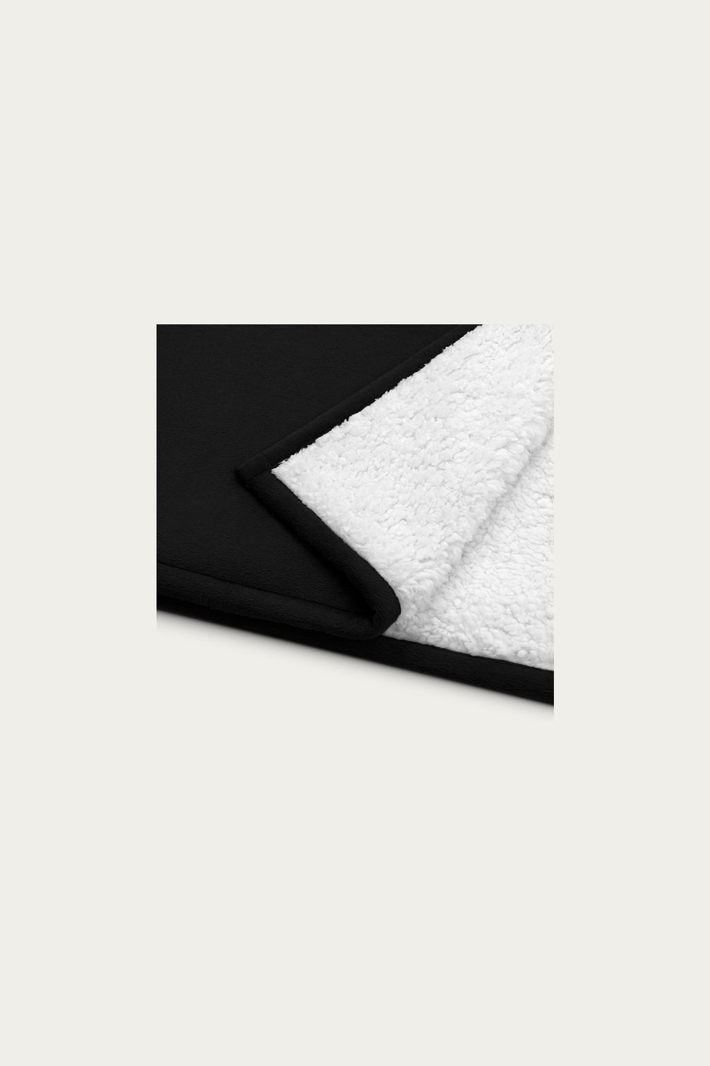 Andre Blunt sherpa blanket in black, detail
